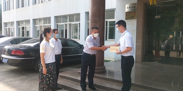 燕矶镇党委书记等领导来湖北昌利公司慰问一线党员 燕矶镇党委书记等领导来湖北昌利公司慰问一线党员