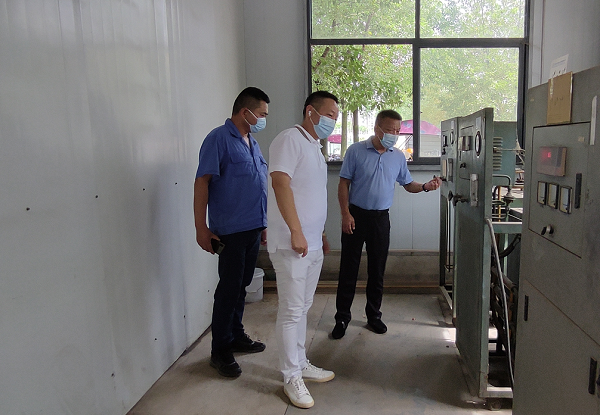 燕矶镇党委书记视察湖北昌利超硬材料有限公司 燕矶镇党委书记视察湖北昌利超硬材料有限公司